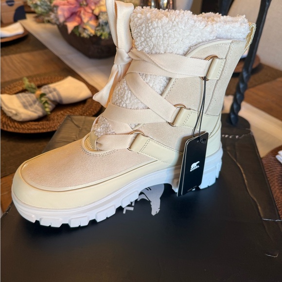 Sorel Women's Tan and Cream Winter Boots - Picture 3 of 6